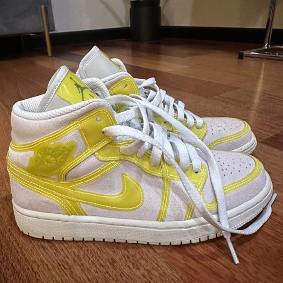 2021 Womens Air Jordan 1 Mid LX 'Off White Opti Yellow' Size 8 - Picture 1 of 7